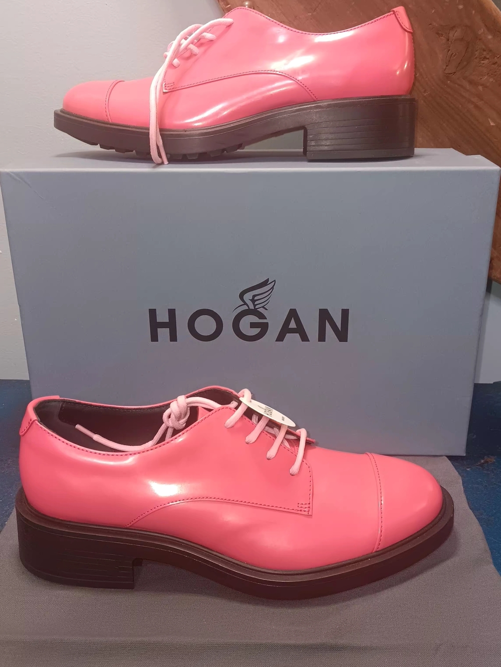 Hogan Women's Pink Patent Leather Lace-Up Oxfords
